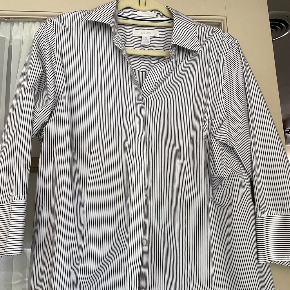 Chico’s no iron black and white shirt